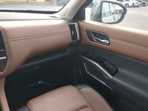 Certified 2024 Nissan Pathfinder Platinum w/ Cargo Package image 16