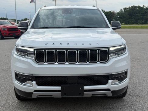 Used 2024 Jeep Wagoneer L Series II w/ Flexible Seating Group AWD/4WD image 9
