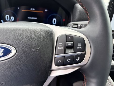 Used 2025 Ford Explorer Active w/ Active Comfort Package AWD/4WD image 26