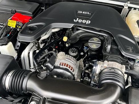 Used 2021 Jeep Gladiator Sport image 31