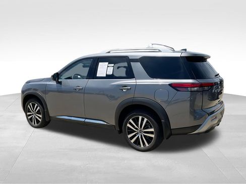 Used 2025 Nissan Pathfinder Platinum w/ Cargo Package FWD image 7