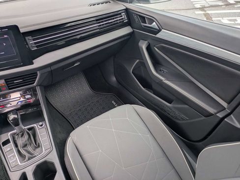 Certified 2025 Volkswagen Jetta Sport FWD image 16