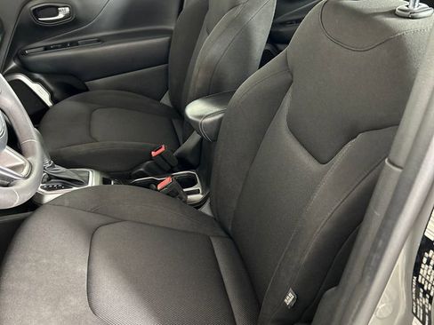 Used 2022 Jeep Renegade Sport image 12