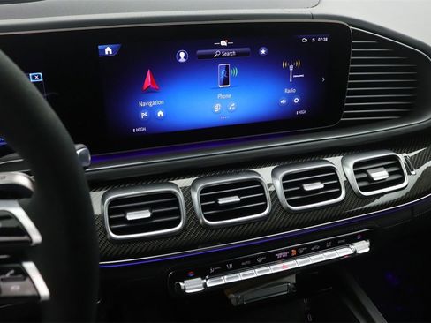 New 2026 Mercedes-Benz GLS 63 AMG 4MATIC image 6