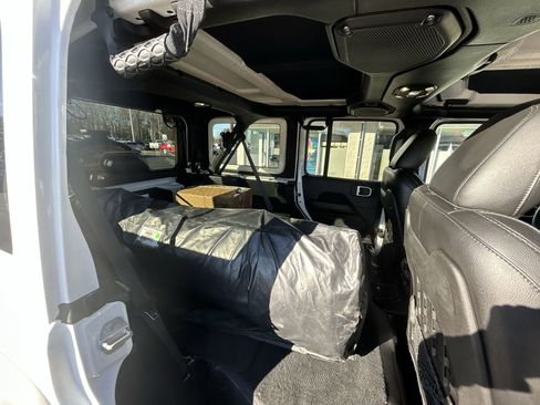 Used 2019 Jeep Wrangler Unlimited Rubicon image 24