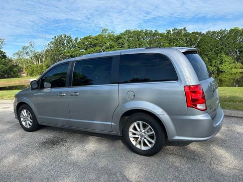 Used 2018 Dodge Grand Caravan SXT FWD image 4