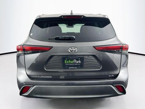 Used 2021 Toyota Highlander XLE FWD image 7