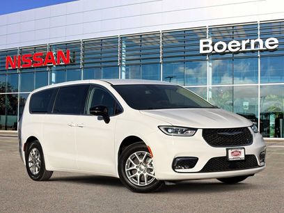 Used 2024 Chrysler Pacifica Touring-L