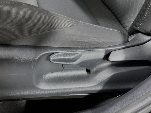 Used 2021 Toyota C-HR LE image 16