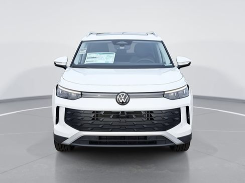 New 2026 Volkswagen Tiguan SE image 8