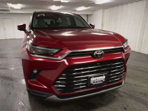 Used 2025 Toyota Grand Highlander Limited image 3