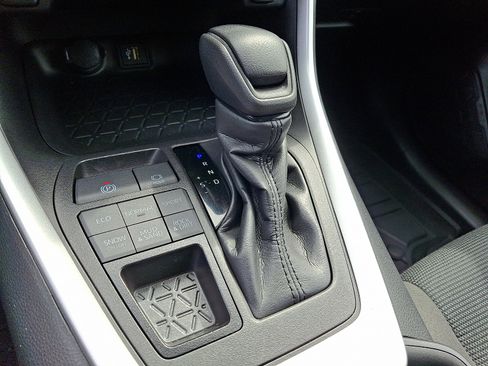 Used 2023 Toyota RAV4 LE image 22