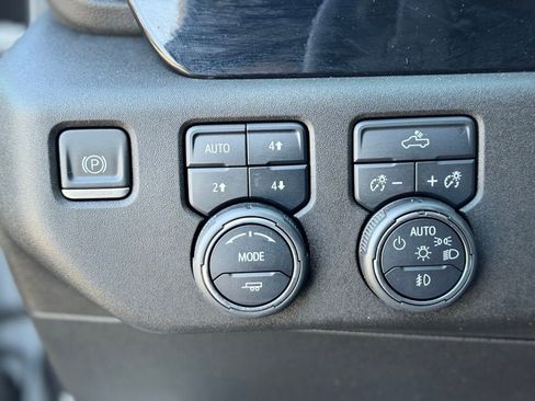 Certified 2022 Chevrolet Silverado 1500 RST w/ Diesel Off-Road Package image 20