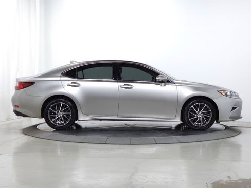 Used 2017 Lexus ES 350 w/ Luxury Package FWD image 11
