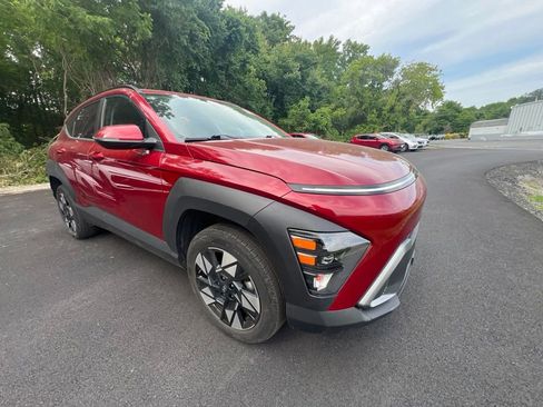 Used 2024 Hyundai Kona SEL AWD/4WD image 3