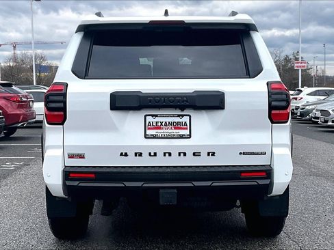 Used 2025 Toyota 4Runner TRD Off-Road image 4