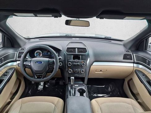 Used 2016 Ford Explorer XLT AWD/4WD image 16