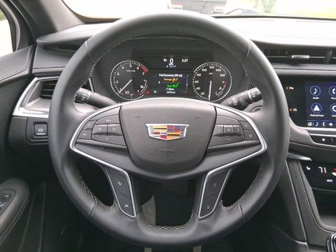 Used 2024 Cadillac XT5 Luxury image 8