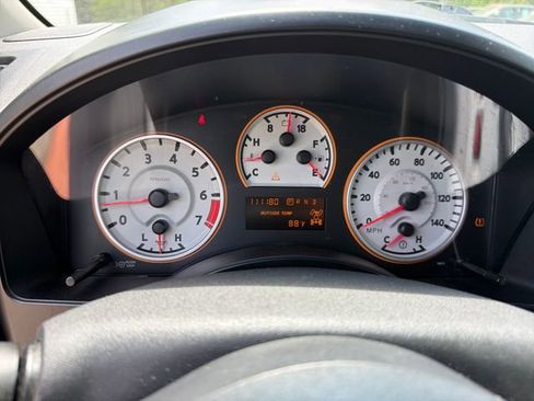Used 2011 Nissan Titan PRO-4X AWD/4WD image 17