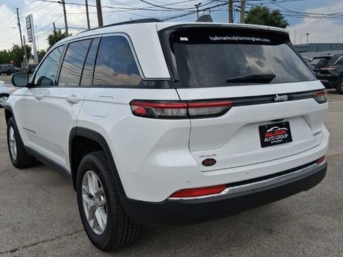 New 2026 Jeep Grand Cherokee Laredo w/ Trailer Tow Package AWD/4WD image 4