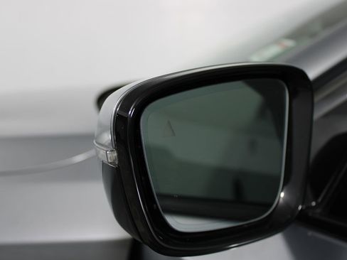 Used 2023 BMW 530e w/ M Sport Package image 47