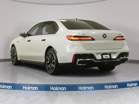 Certified 2024 BMW i7 M70 image 8