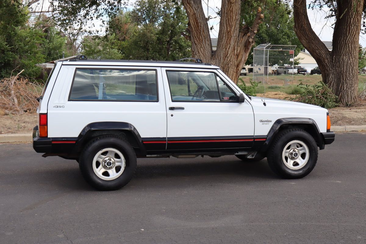 Used 1993 Jeep Cherokee Sport AWD/4WD image 4