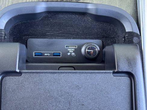 Used 2022 Land Rover Range Rover Sport HSE Silver Edition image 37