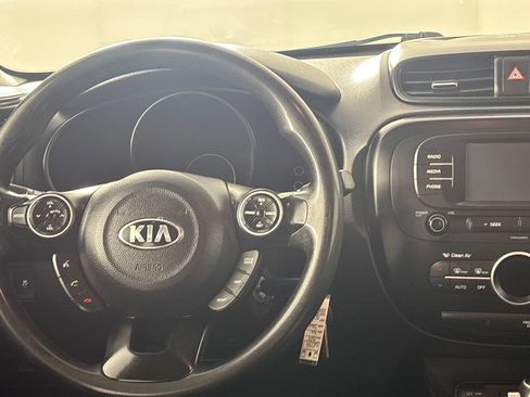 Used 2017 Kia Soul + FWD image 18