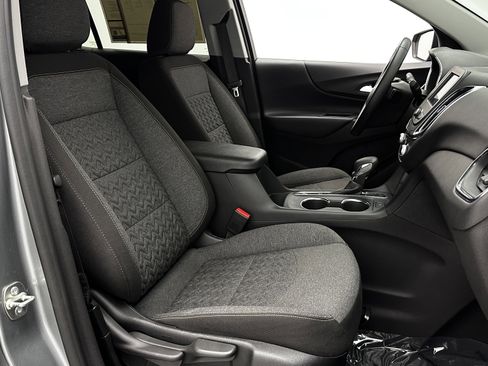 Used 2024 Chevrolet Equinox LT image 36