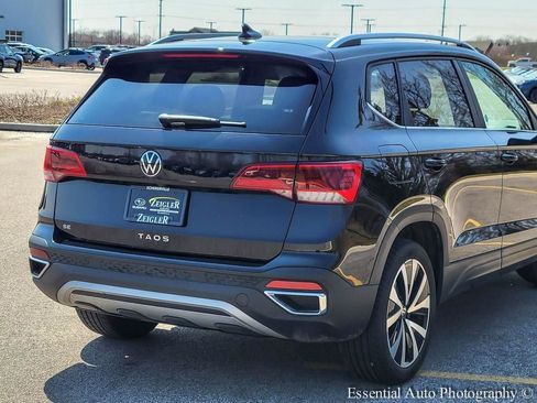 Used 2024 Volkswagen Taos SE image 6