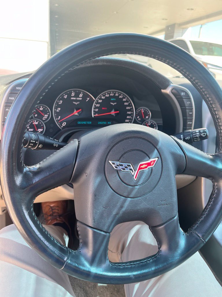 Used 2005 Chevrolet Corvette Coupe w/ Preferred Equipment Group RWD image 19