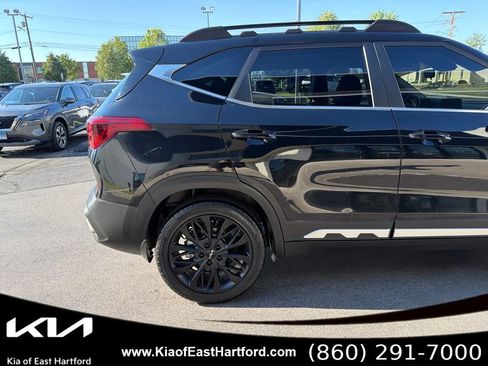 Certified 2022 Kia Seltos Nightfall Edition AWD/4WD image 7
