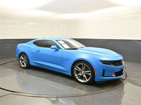 Used 2022 Chevrolet Camaro LT w/ RS Package image 17