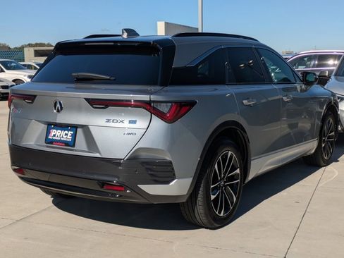 Used 2024 Acura ZDX A-Spec image 5