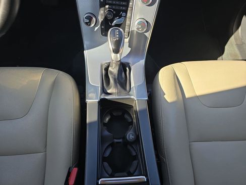 Used 2018 Volvo S60 T5 Inscription image 20