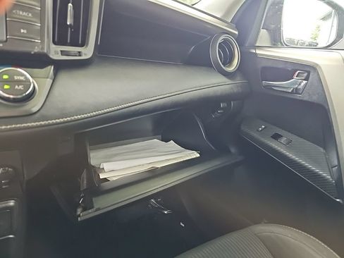 Used 2015 Toyota RAV4 XLE FWD image 28