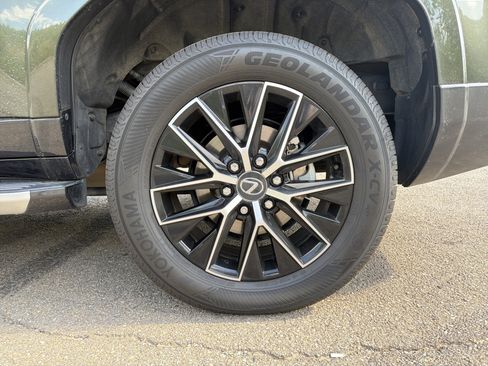 Used 2024 Lexus GX 550 w/ Accessory Package (Z1) AWD/4WD image 20