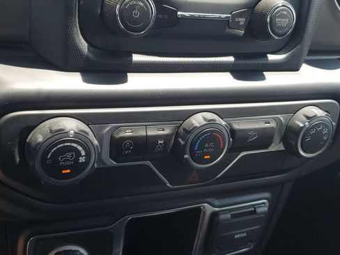 Used 2019 Jeep Wrangler Unlimited Sport AWD/4WD image 26
