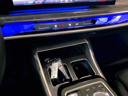 Certified 2023 BMW 760i xDrive AWD/4WD image 34