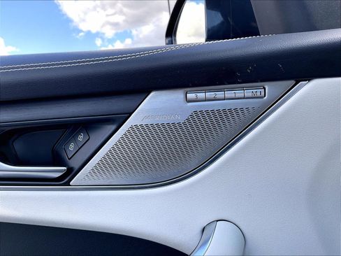 Used 2025 Jaguar F-PACE R-Dynamic S image 34