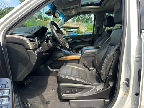 Used 2020 GMC Yukon Denali w/ Denali Premium Package AWD/4WD image 29