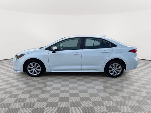 Used 2024 Toyota Corolla LE FWD image 4