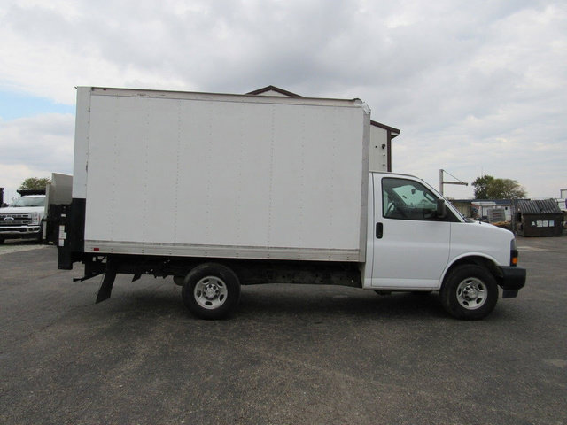 Used 2021 Chevrolet Express 3500 RWD image 2