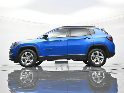 Used 2024 Jeep Compass Latitude AWD/4WD image 42