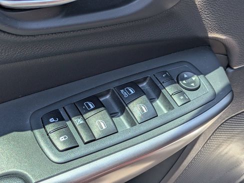 Used 2019 Jeep Cherokee Limited AWD/4WD image 11