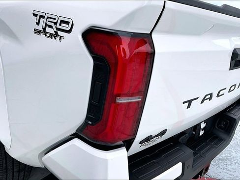 Used 2025 Toyota Tacoma TRD Sport w/ TRD Sport Premium Package AWD/4WD image 24