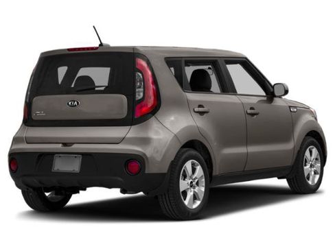 Used 2019 Kia Soul FWD image 2