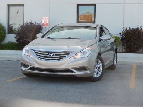 Used 2011 Hyundai Sonata GLS w/ Popular Equipment Pkg 2 FWD image 3