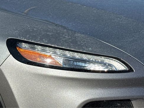 Used 2015 Jeep Cherokee Limited image 5